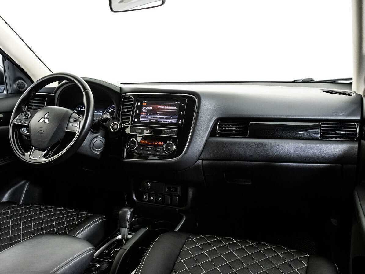 Mitsubishi Outlander б/у, 2020, Вариатор. Фото: #8