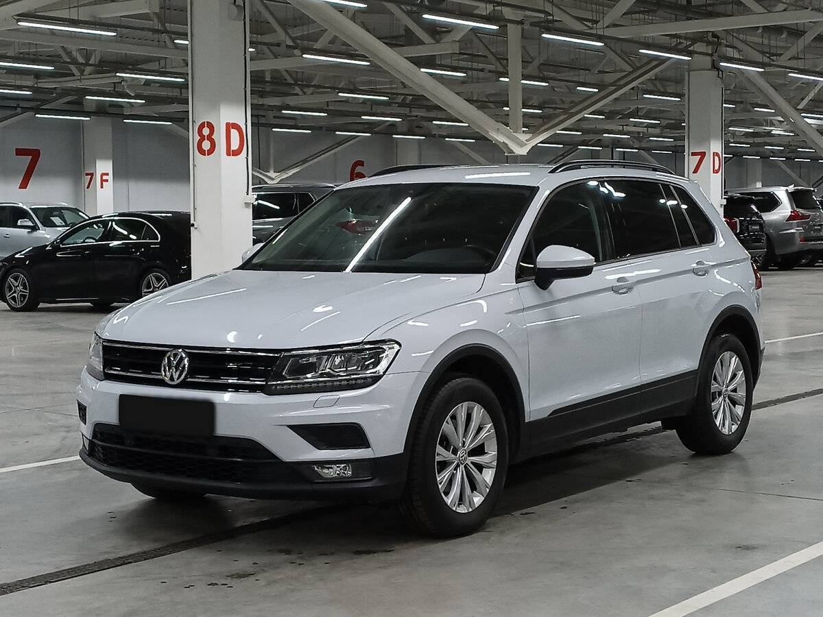 Volkswagen Tiguan б/у, 2019, Роботизированная. Посмотреть фото