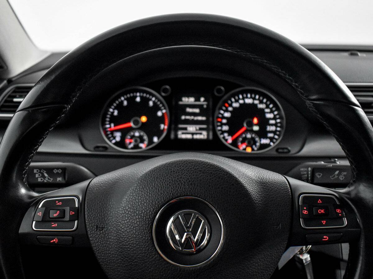 Volkswagen Passat б/у, 2012, Роботизированная. Фото: #16