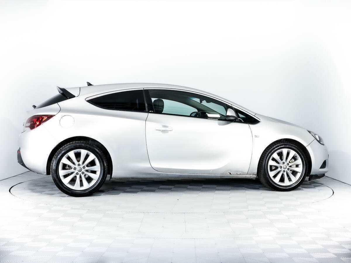 Opel Astra б/у, 2012, Механическая. Фото: #3