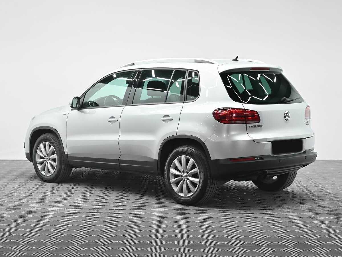 Volkswagen Tiguan б/у, 2016, Автоматическая. Фото: #2