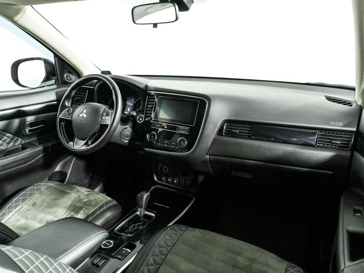 Mitsubishi Outlander б/у, 2019, Вариатор. Фото: #8