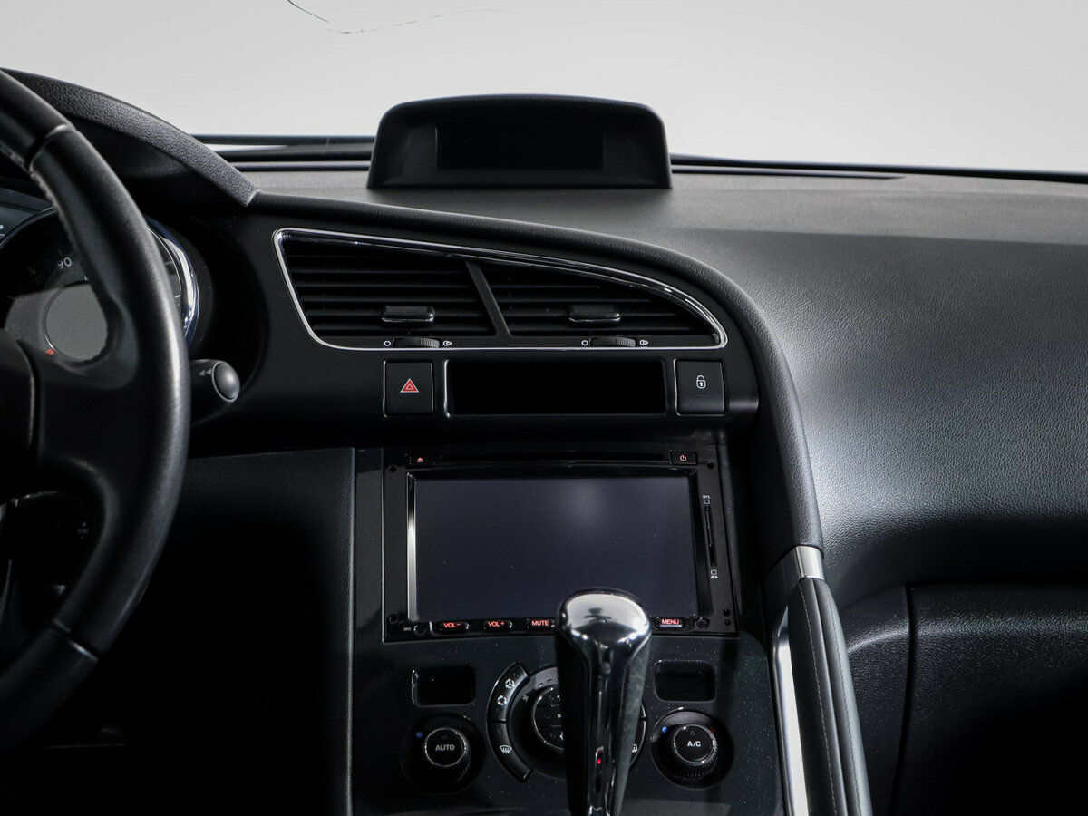 Peugeot 3008 б/у, 2016, Автоматическая. Фото: #10