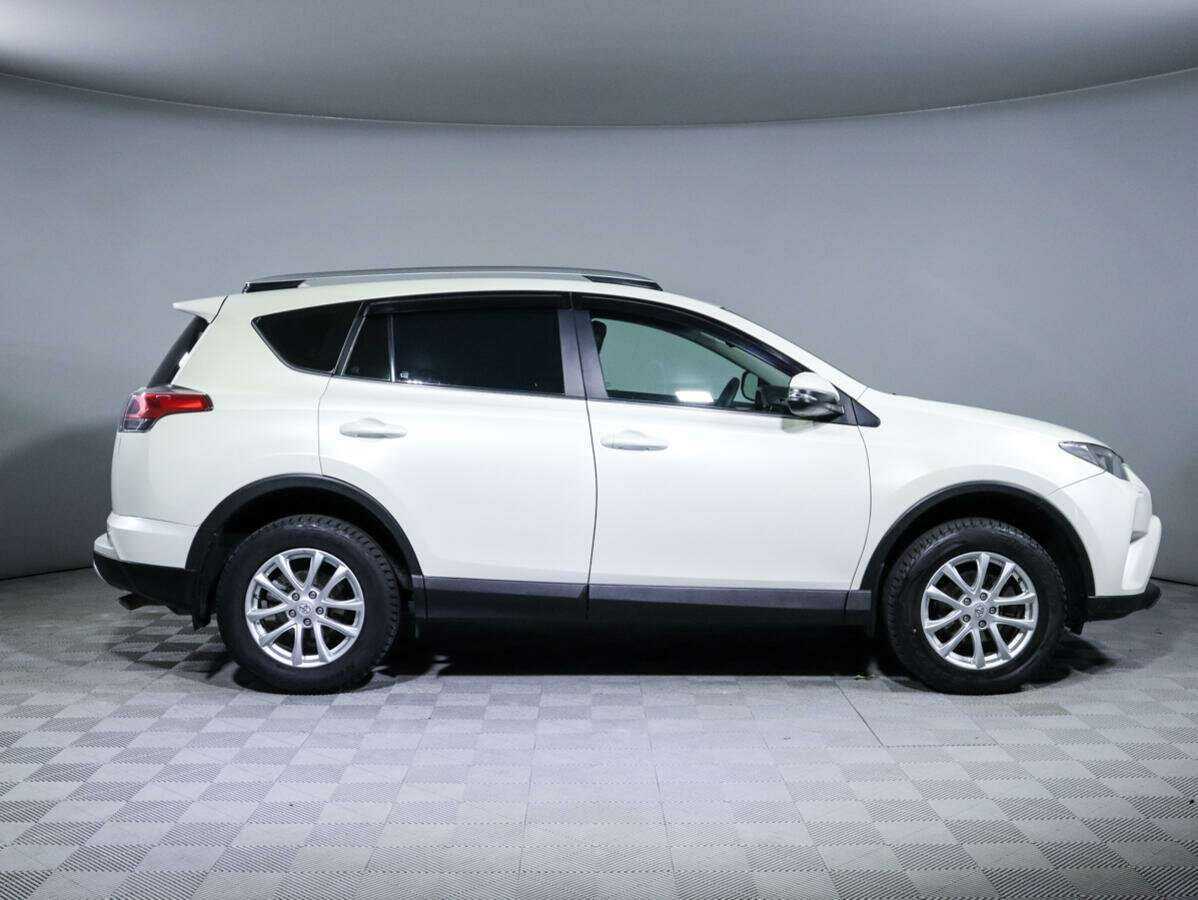 Toyota RAV4 б/у, 2017, Автоматическая. Фото: #3