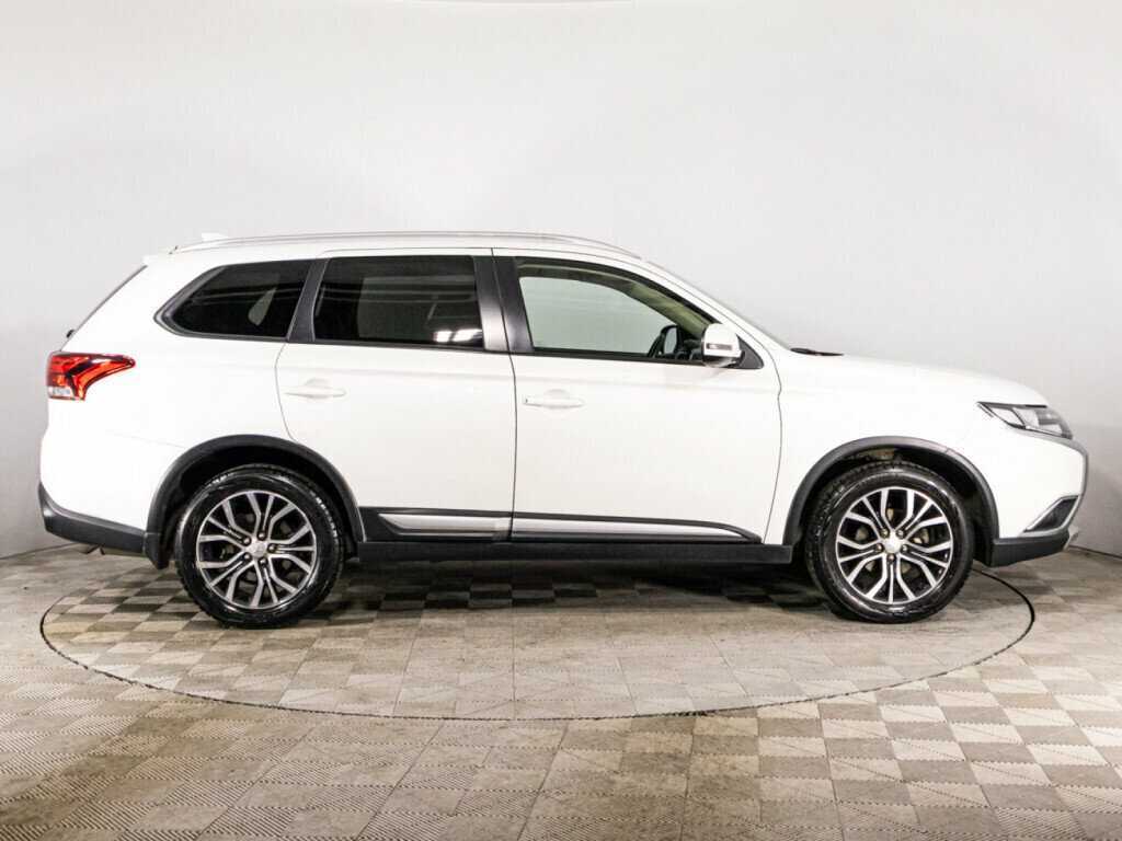 Mitsubishi Outlander б/у, 2018, Вариатор. Фото: #3