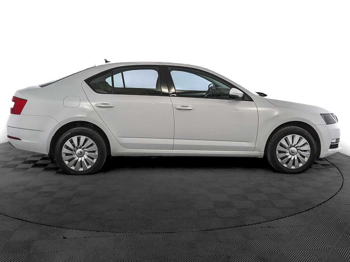 Skoda Octavia б/у, 2018, Автоматическая. Фото: #3