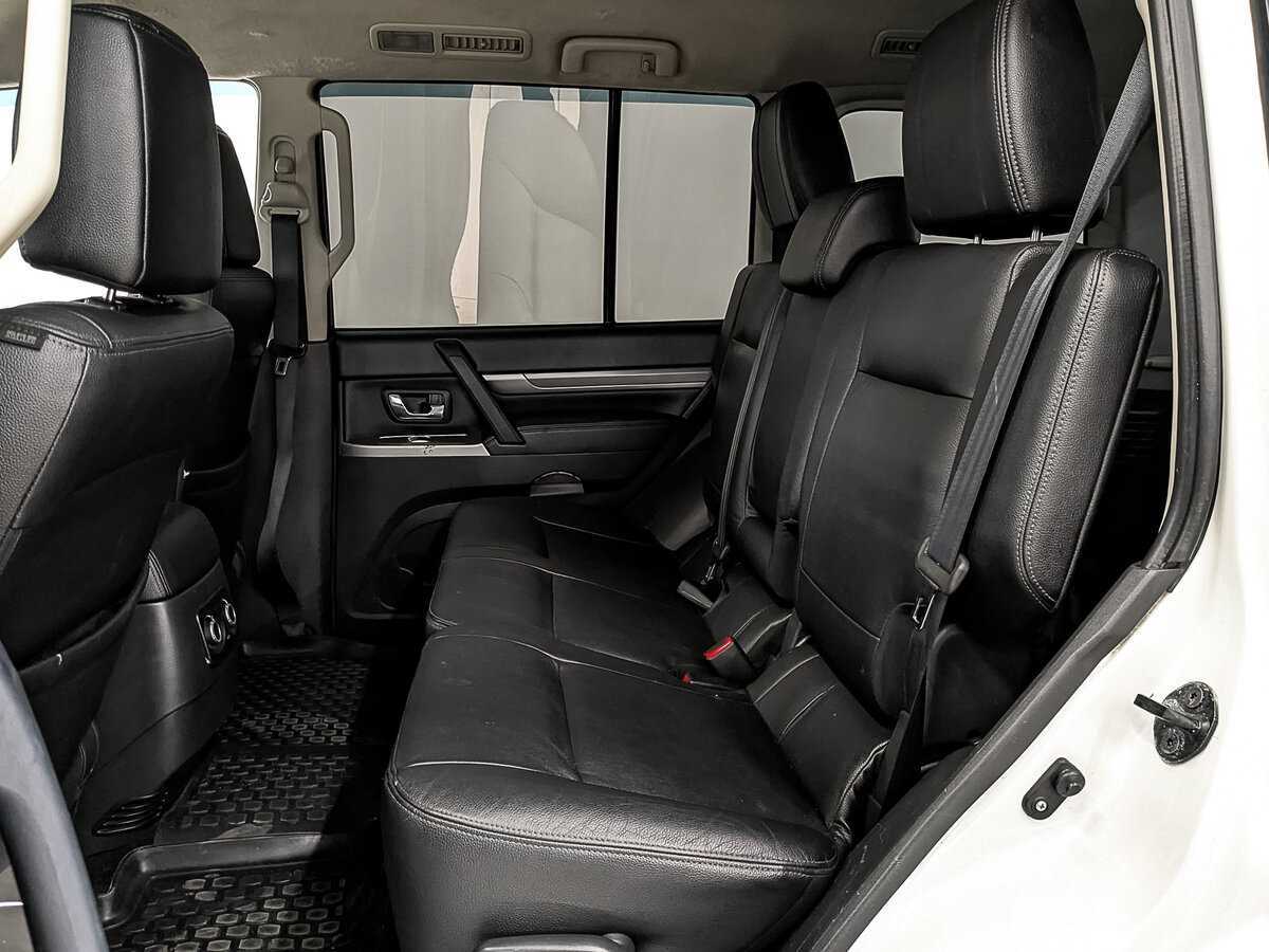 Mitsubishi Pajero б/у, 2015, Автоматическая. Фото: #17