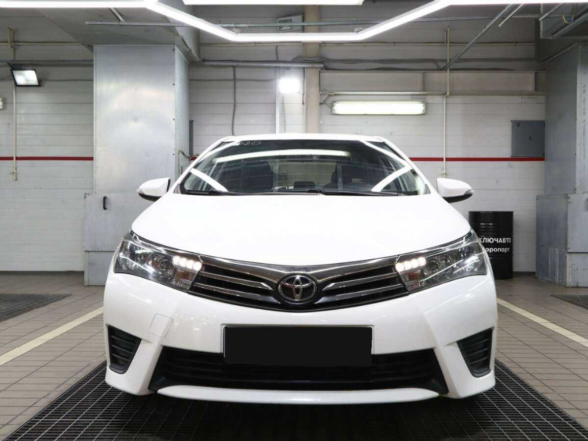 Toyota Corolla б/у, 2014, Механическая. Фото: #2
