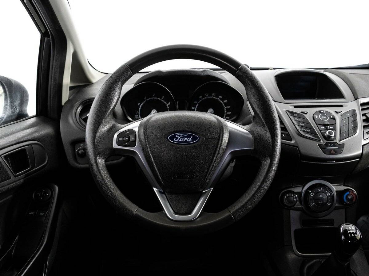 Ford Fiesta б/у, 2015, Механическая. Фото: #9
