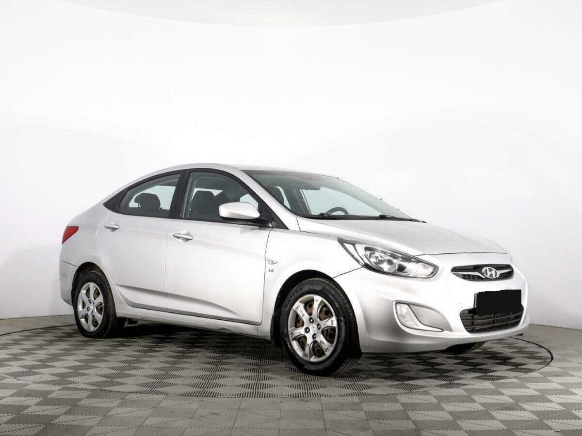Hyundai Solaris б/у, 2013, Автоматическая. Фото: #2