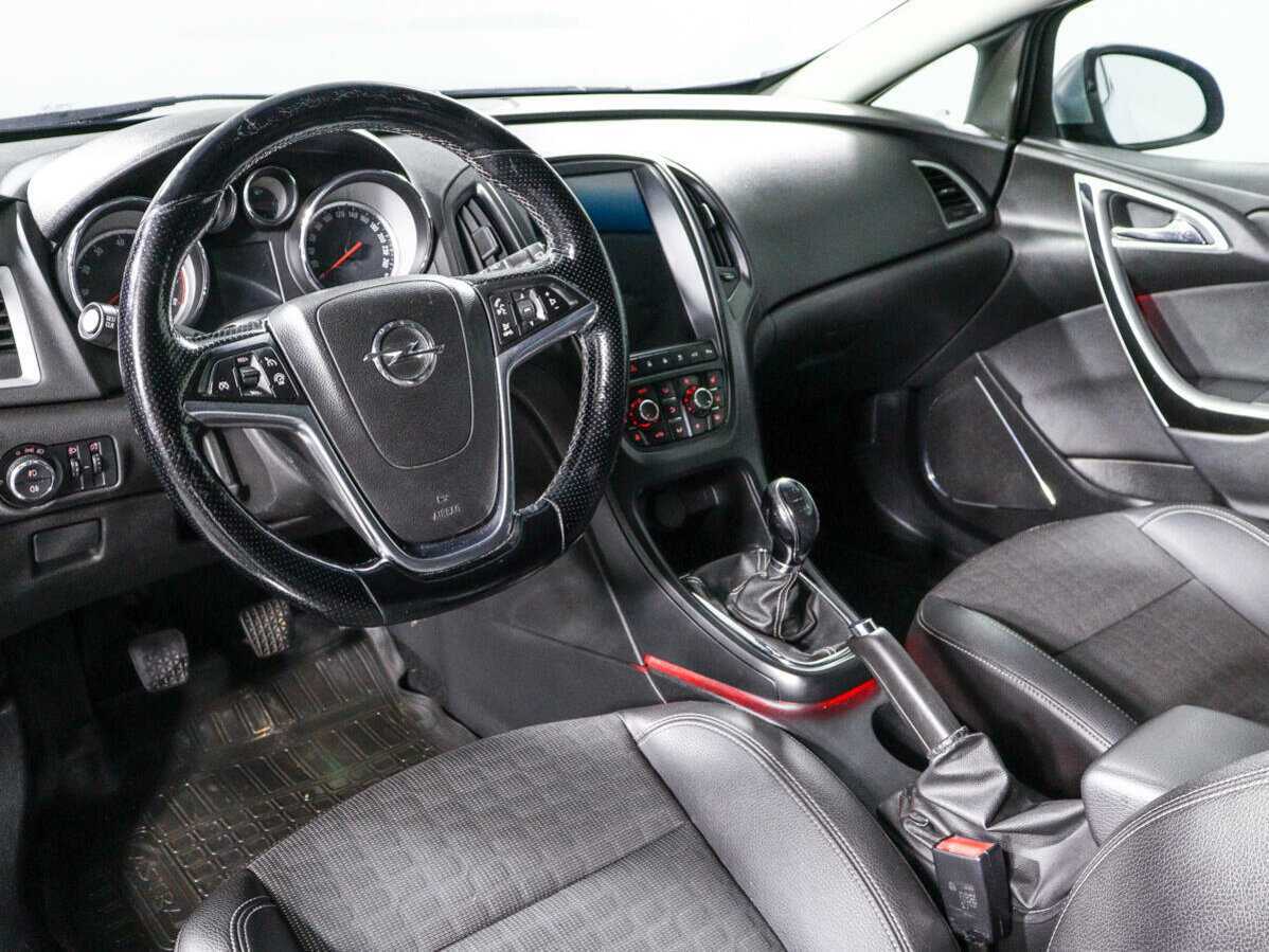 Opel Astra б/у, 2013, Механическая. Фото: #10