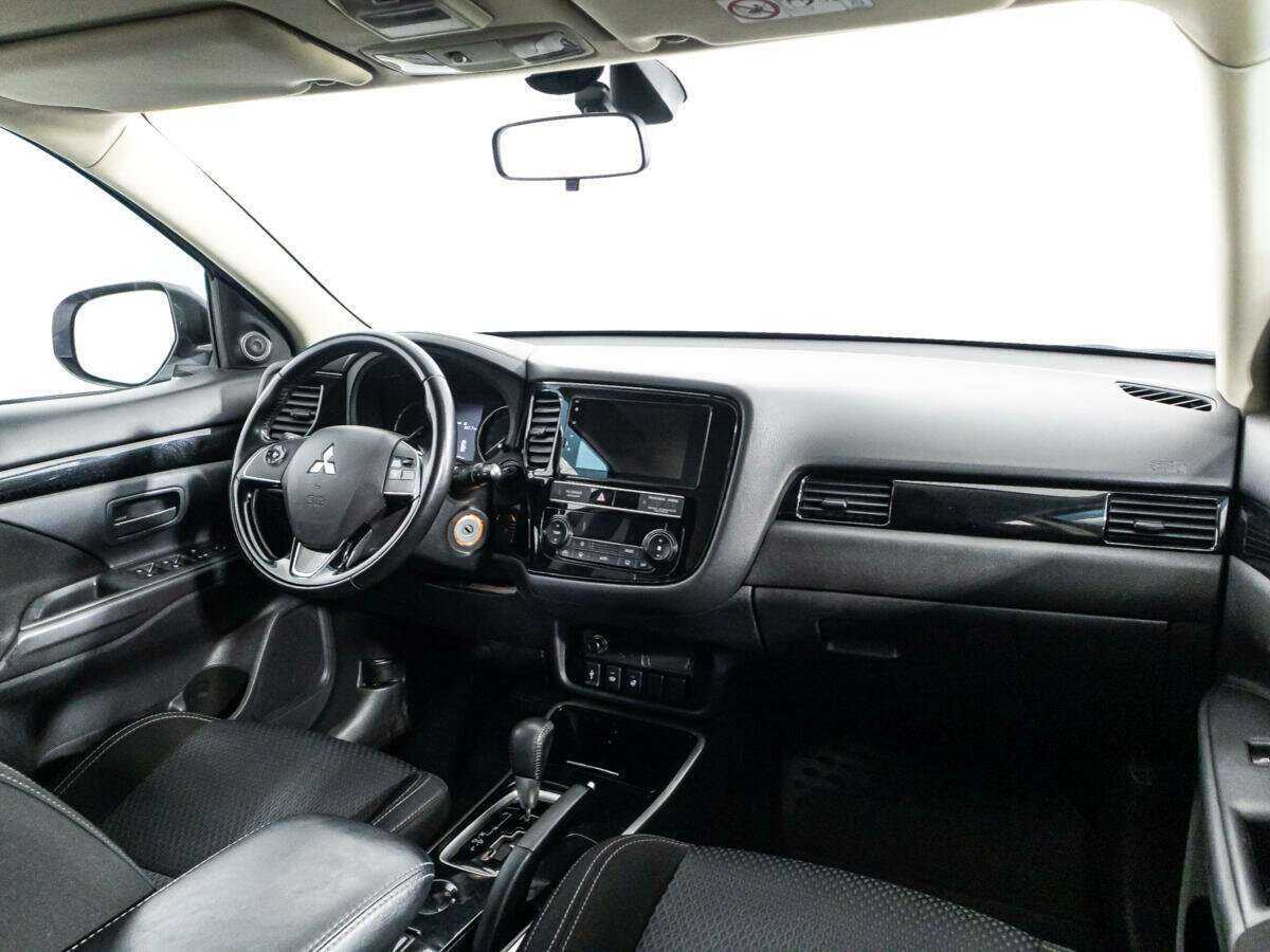 Mitsubishi Outlander б/у, 2019, Вариатор. Фото: #8