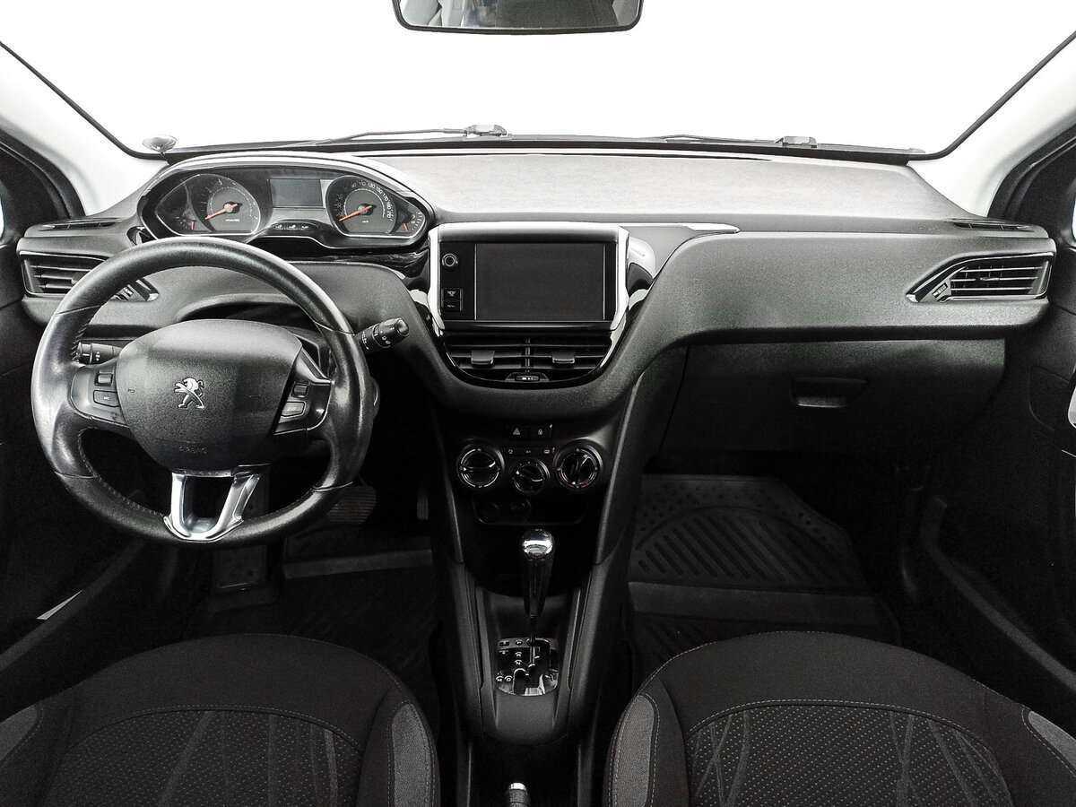 Peugeot 208 б/у, 2013, Автоматическая. Фото: #11