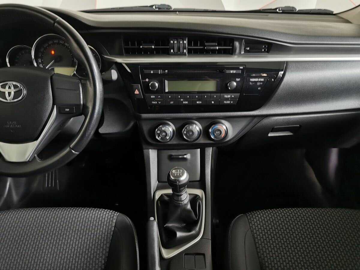 Toyota Corolla б/у, 2013, Механическая. Фото: #10