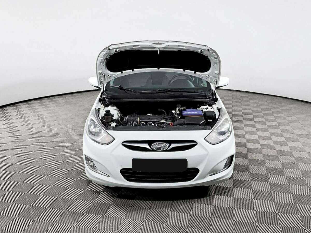 Hyundai Solaris б/у, 2013, Автоматическая. Фото: #8