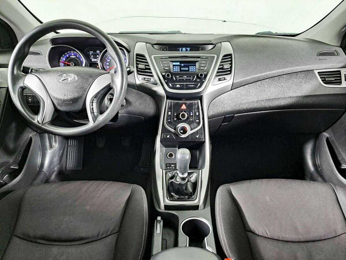 Hyundai Elantra б/у, 2015, Механическая. Фото: #13