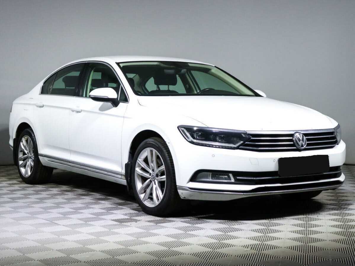 Volkswagen Passat б/у, 2016, Роботизированная. Фото: #2