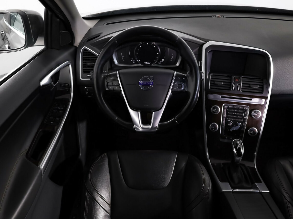 Volvo XC60 б/у, 2017, Автоматическая. Фото: #8