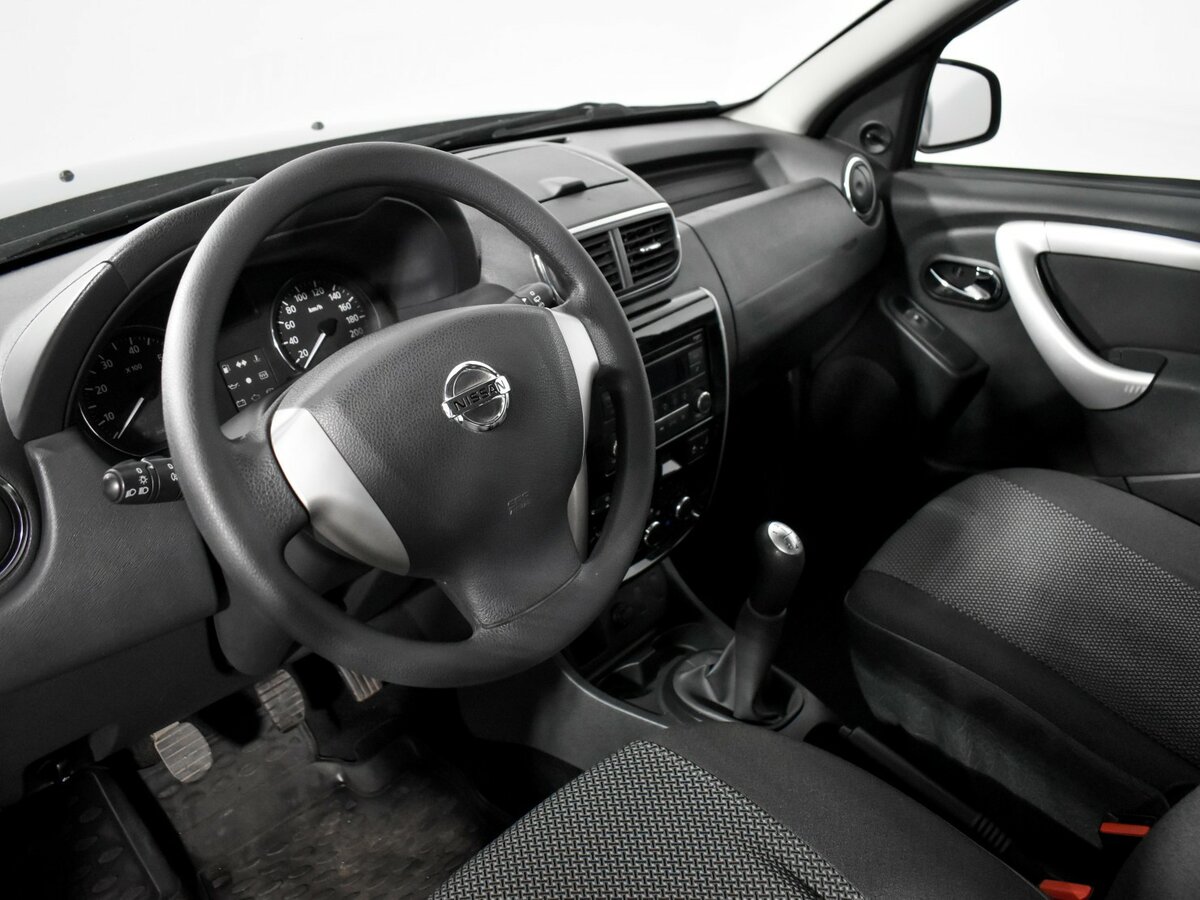 Nissan Terrano б/у, 2015, Механическая. Фото: #8
