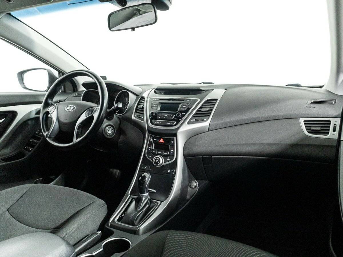 Hyundai Elantra б/у, 2015, Автоматическая. Фото: #8