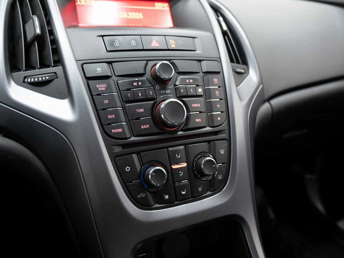 Opel Astra б/у, 2013, Механическая. Фото: #16