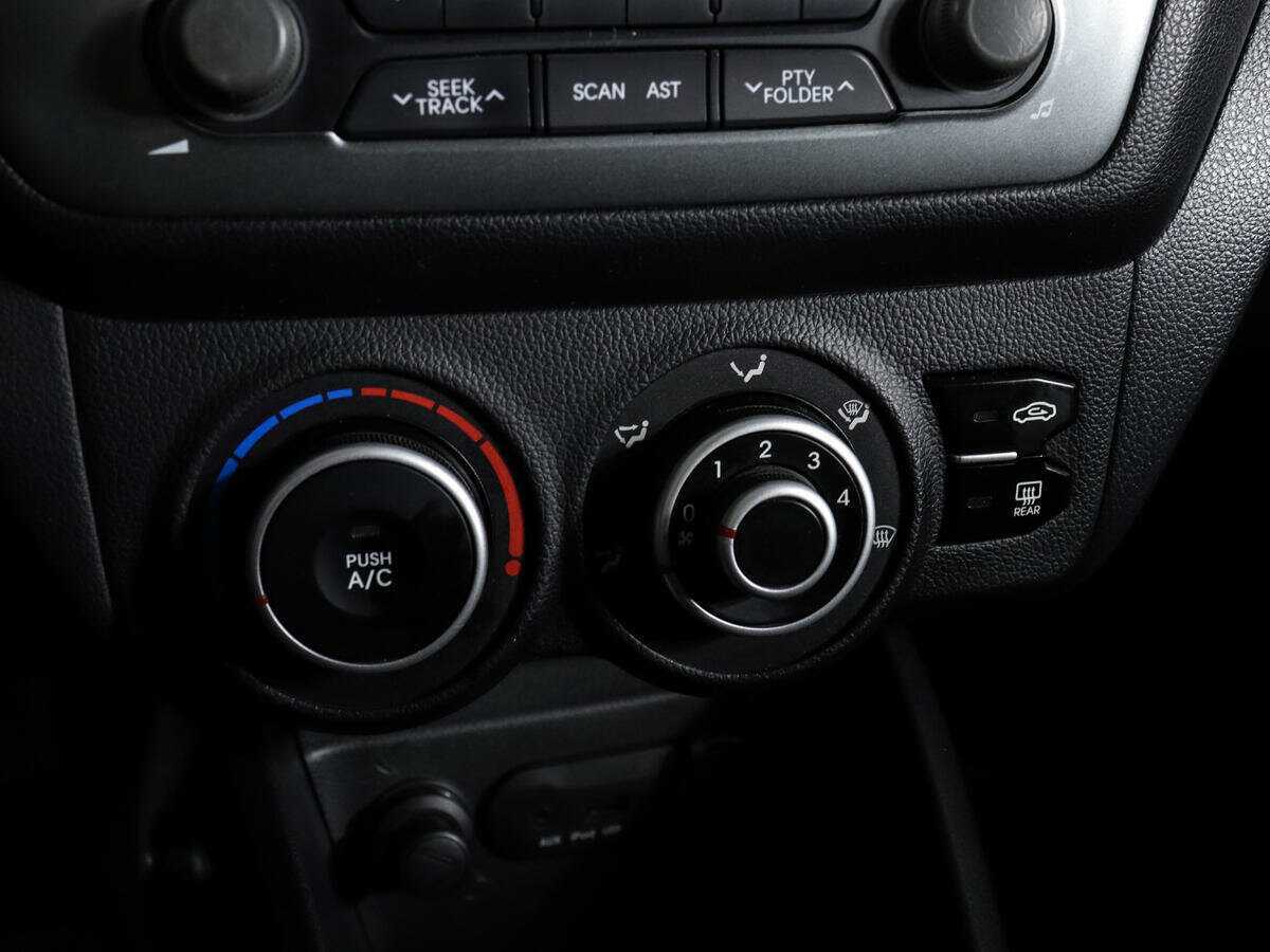 Kia Rio б/у, 2013, Механическая. Фото: #12