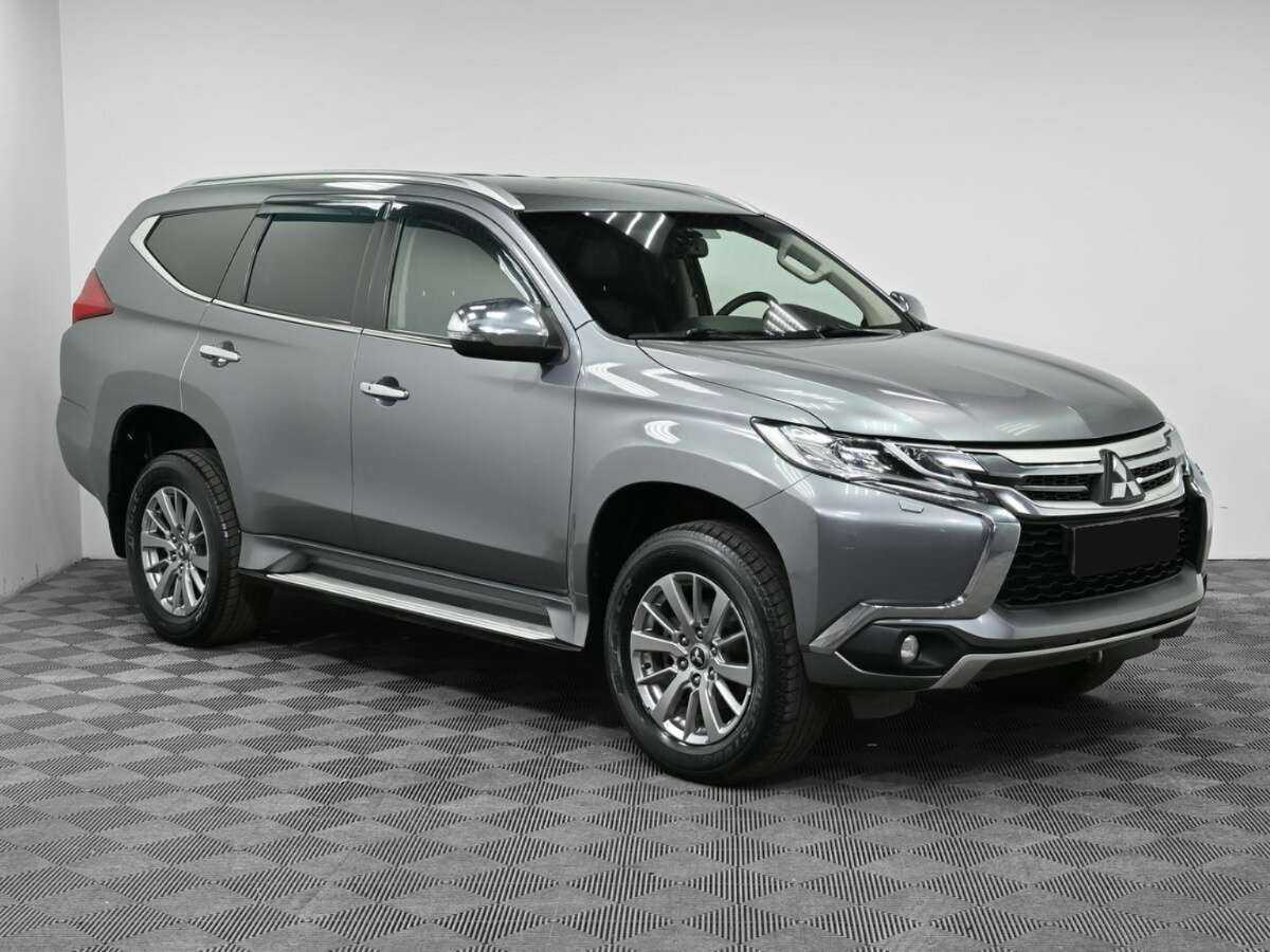 Mitsubishi Pajero Sport б/у, 2017, Автоматическая. Фото: #2