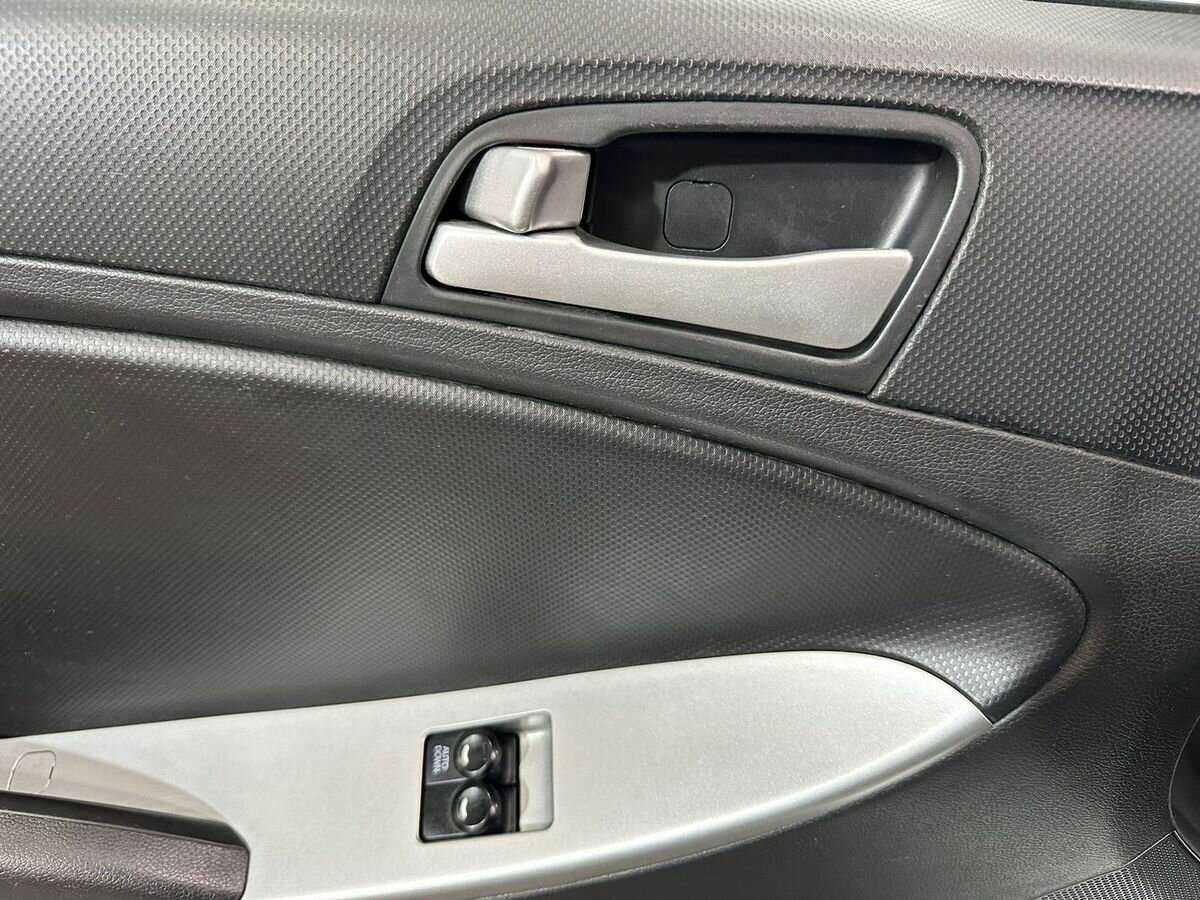 Hyundai Solaris б/у, 2014, Механическая. Фото: #13