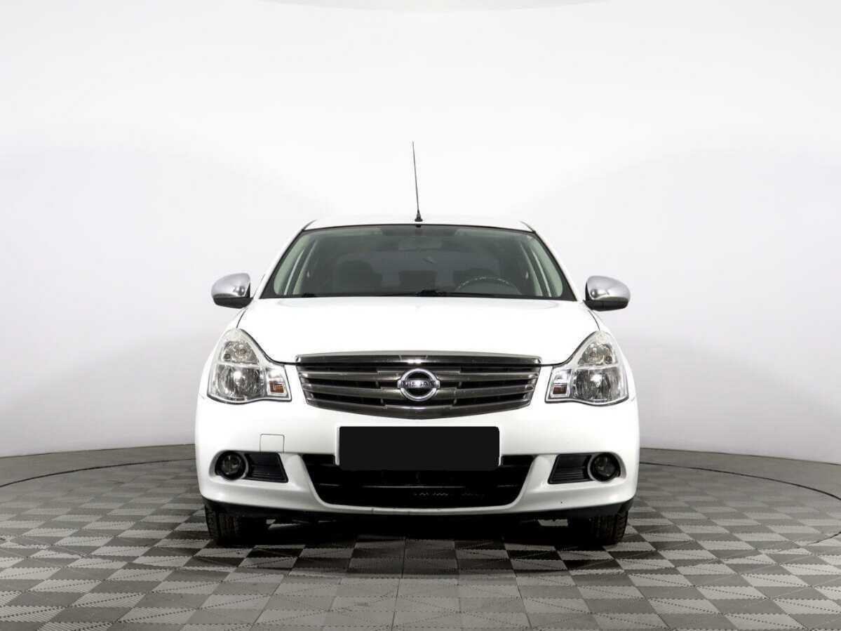 Nissan Almera б/у, 2015, Механическая. Фото: #1