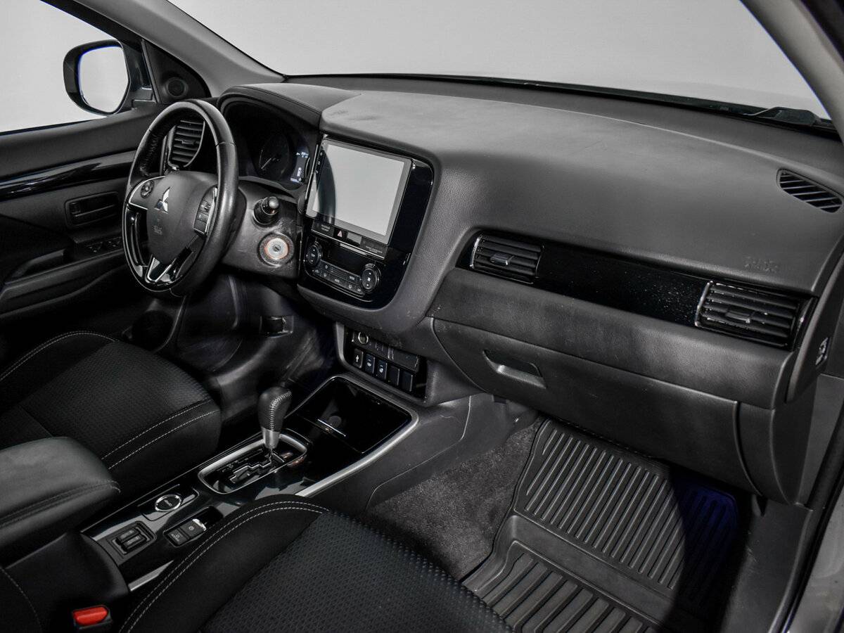 Mitsubishi Outlander б/у, 2018, Вариатор. Фото: #8