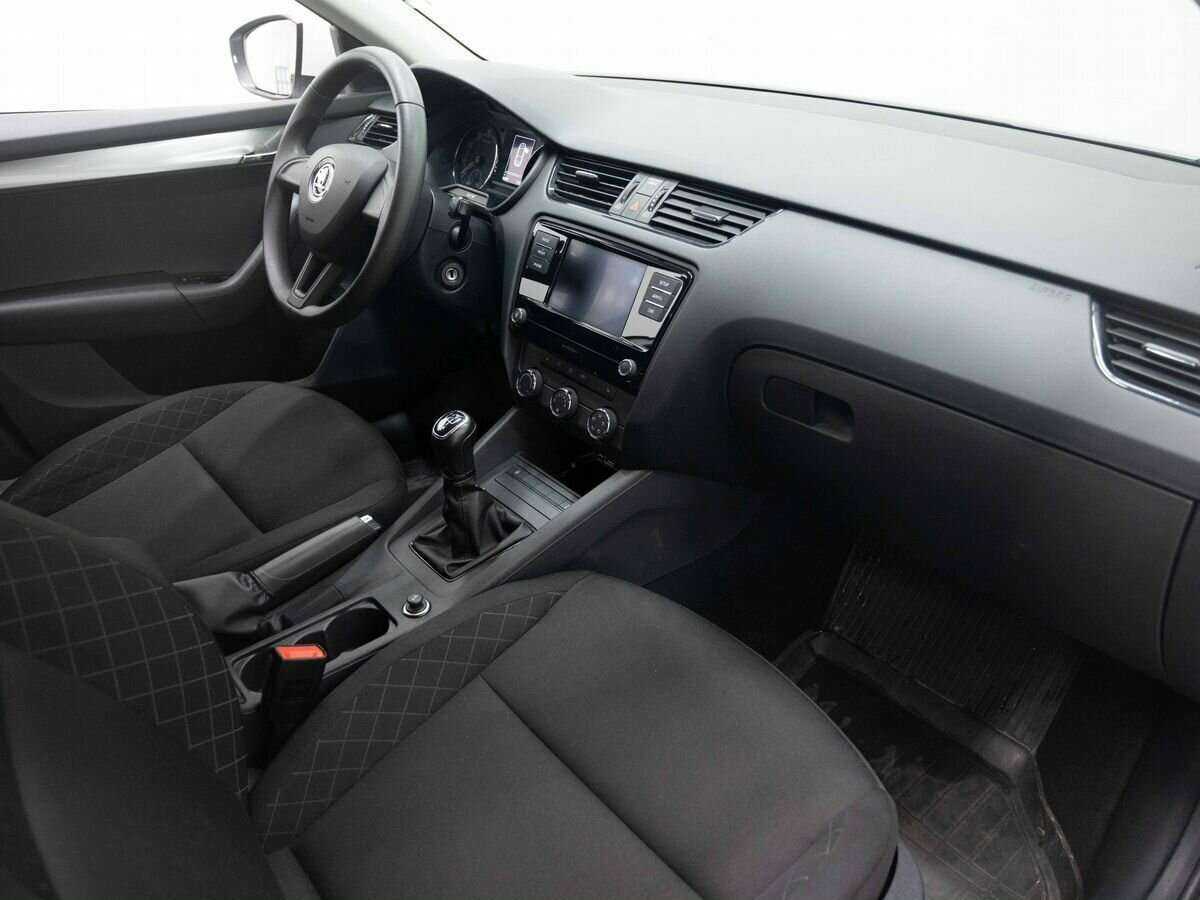 Skoda Octavia б/у, 2019, Механическая. Фото: #10
