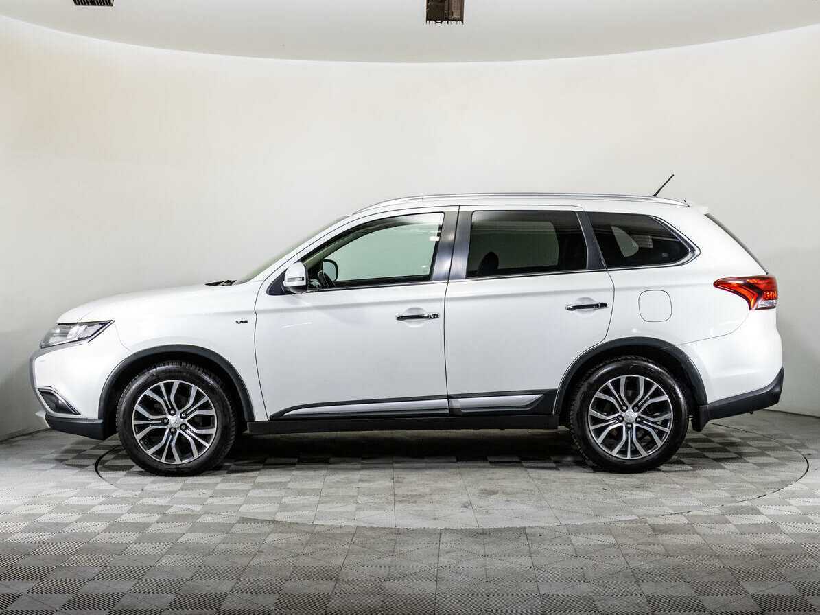 Mitsubishi Outlander б/у, 2016, Автоматическая. Фото: #7