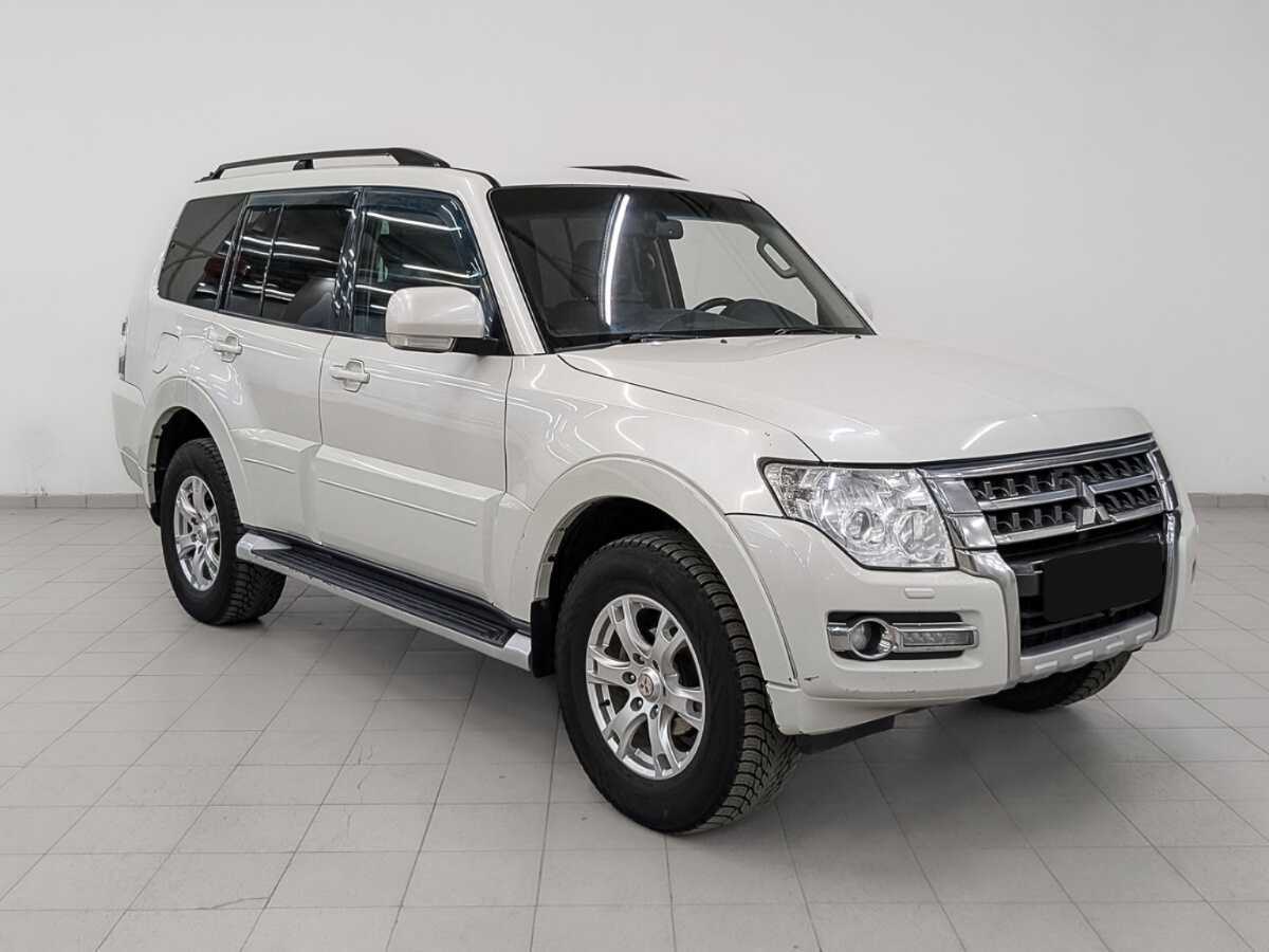 Mitsubishi Pajero б/у, 2015, Автоматическая. Фото: #2