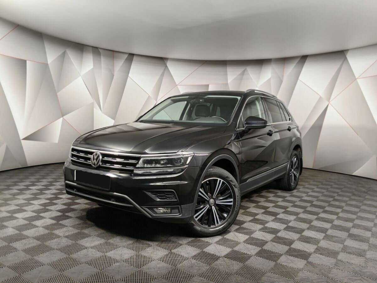 Volkswagen Tiguan б/у, 2018, Роботизированная. Посмотреть фото