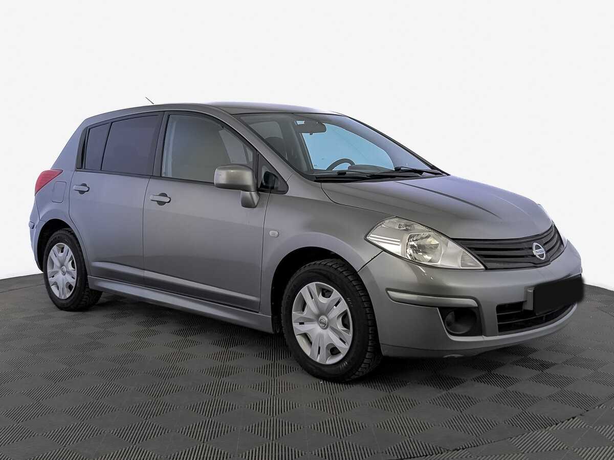 Nissan Tiida б/у, 2013, Автоматическая. Фото: #2