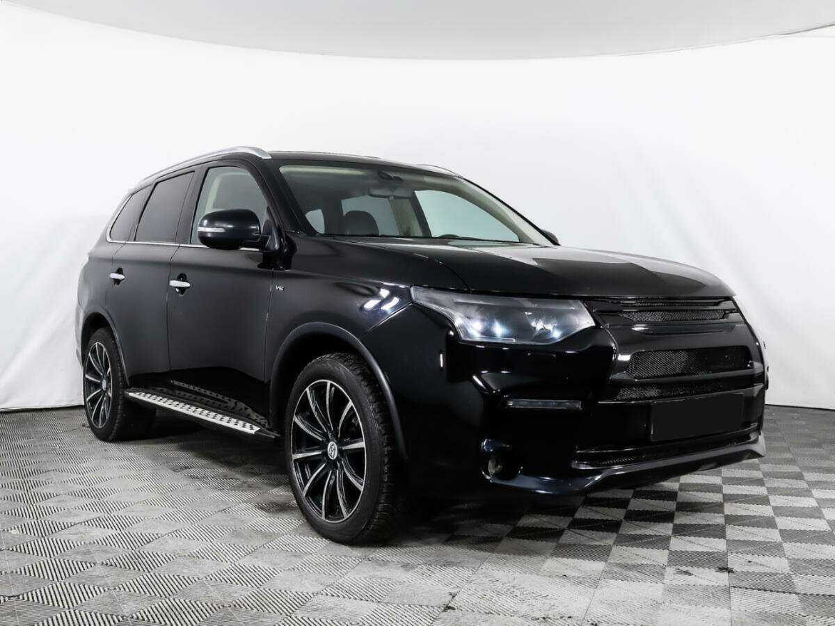 Mitsubishi Outlander б/у, 2014, Автоматическая. Фото: #2