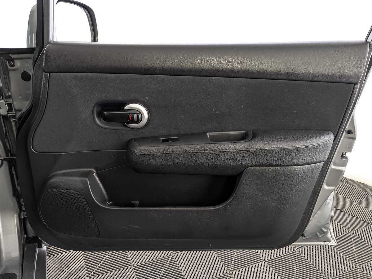 Nissan Tiida б/у, 2013, Автоматическая. Фото: #24