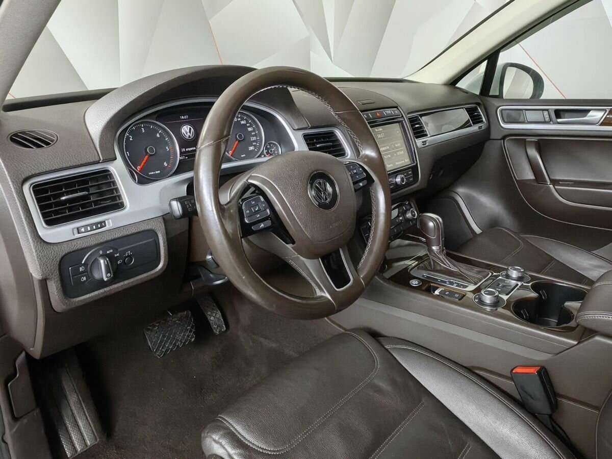 Volkswagen Touareg б/у, 2016, Автоматическая. Фото: #13