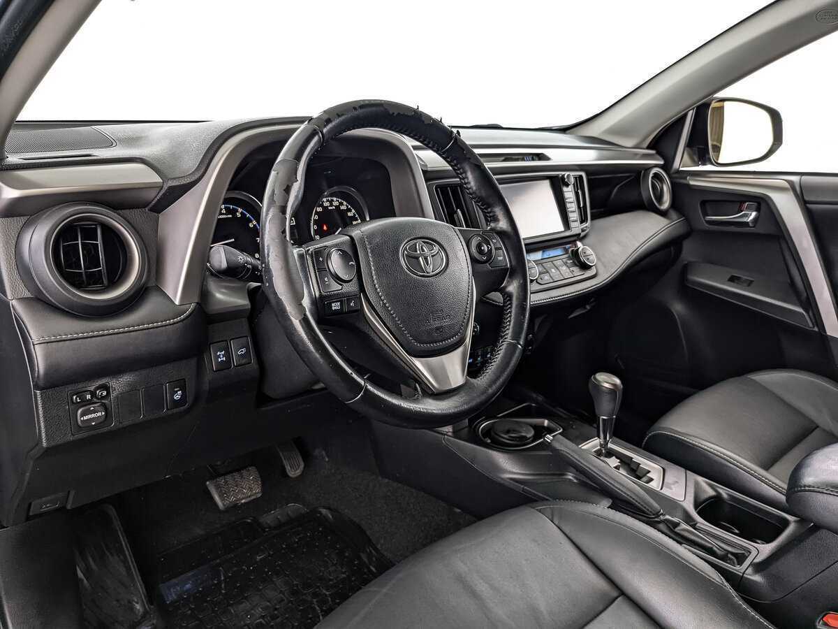 Toyota RAV4 б/у, 2017, Автоматическая. Фото: #10