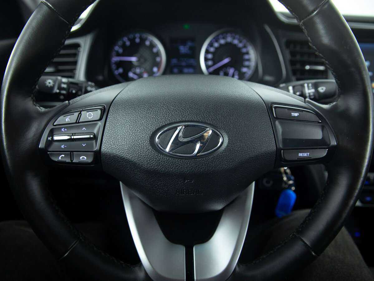 Hyundai Elantra б/у, 2020, Механическая. Фото: #11