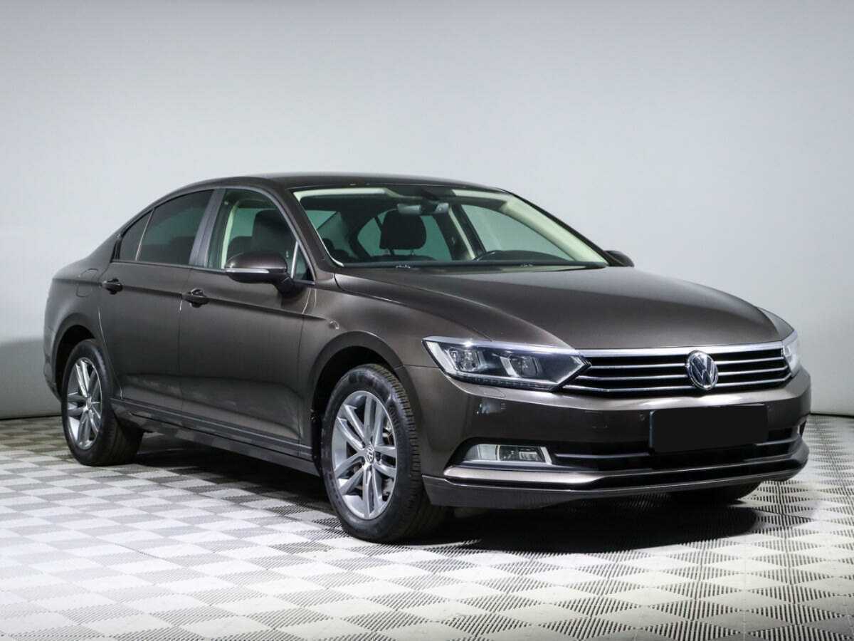 Volkswagen Passat б/у, 2016, Роботизированная. Фото: #2