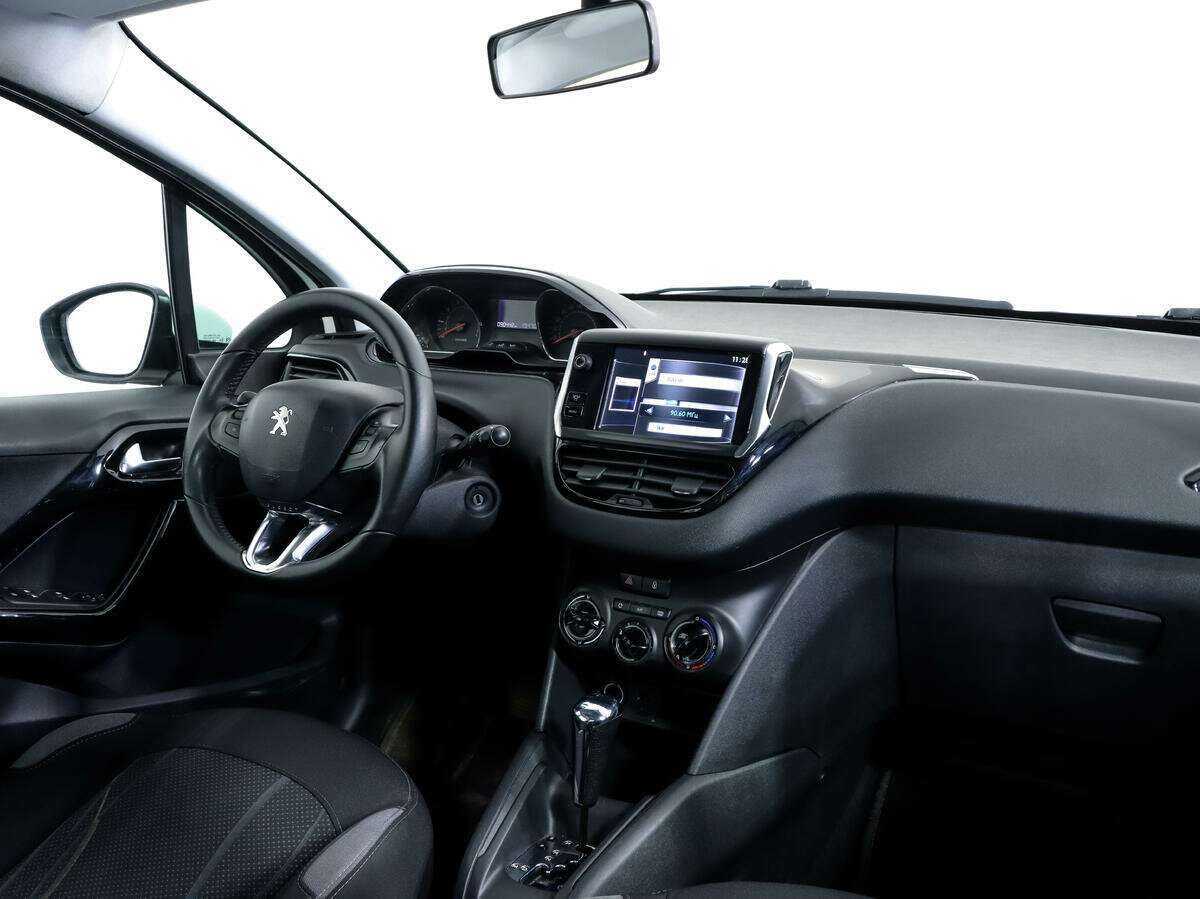Peugeot 208 б/у, 2013, Автоматическая. Фото: #8