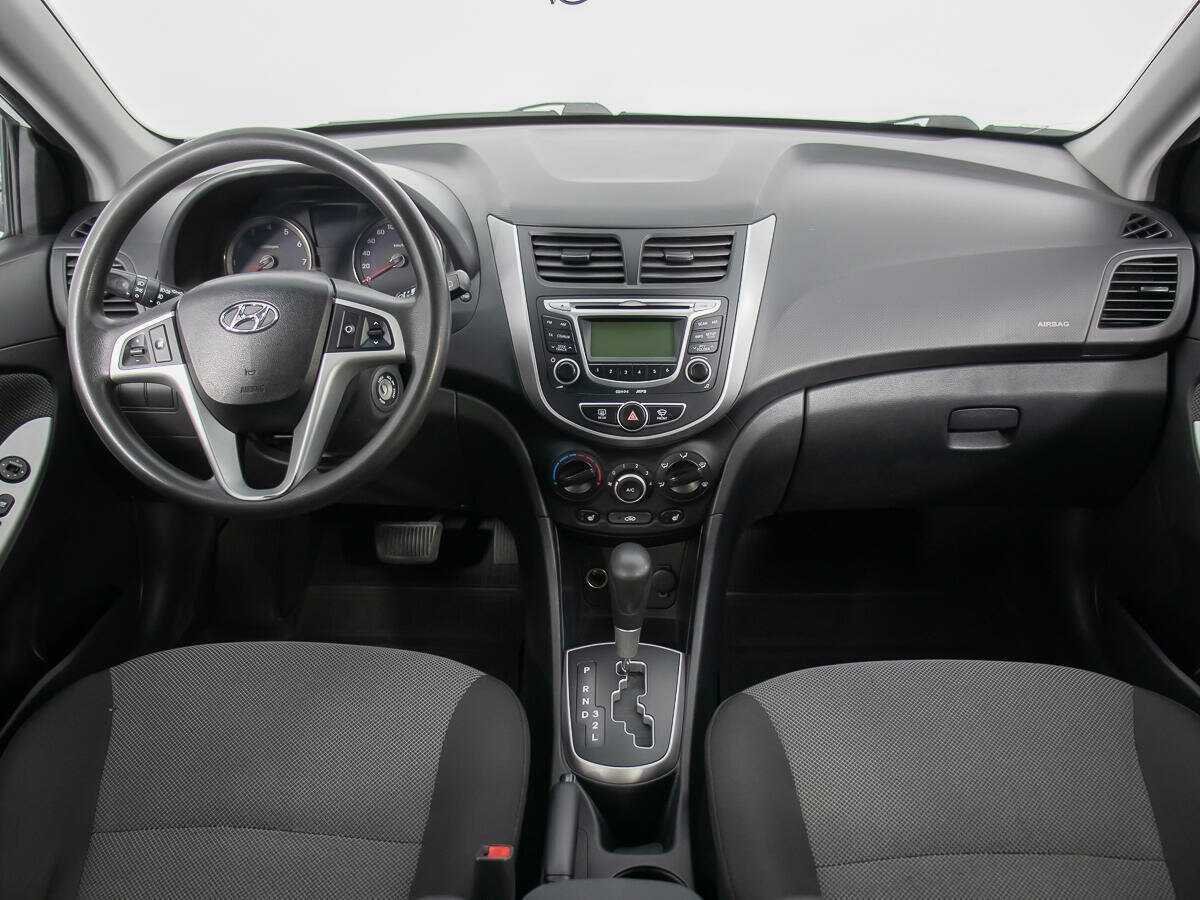 Hyundai Solaris б/у, 2012, Автоматическая. Фото: #12