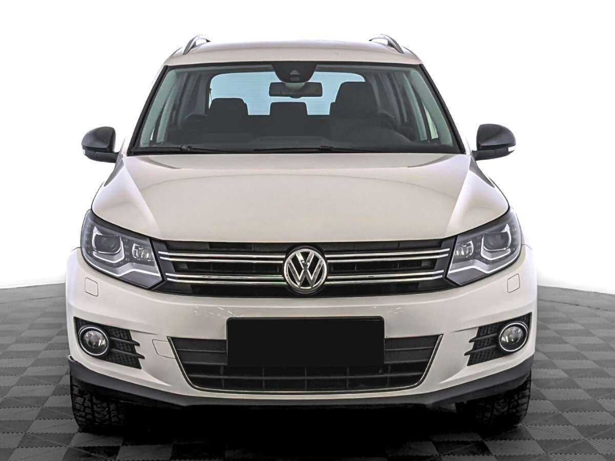 Volkswagen Tiguan б/у, 2013, Автоматическая. Фото: #1