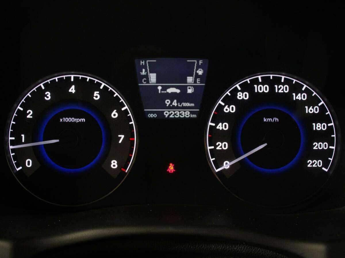 Hyundai Solaris б/у, 2012, Механическая. Фото: #8