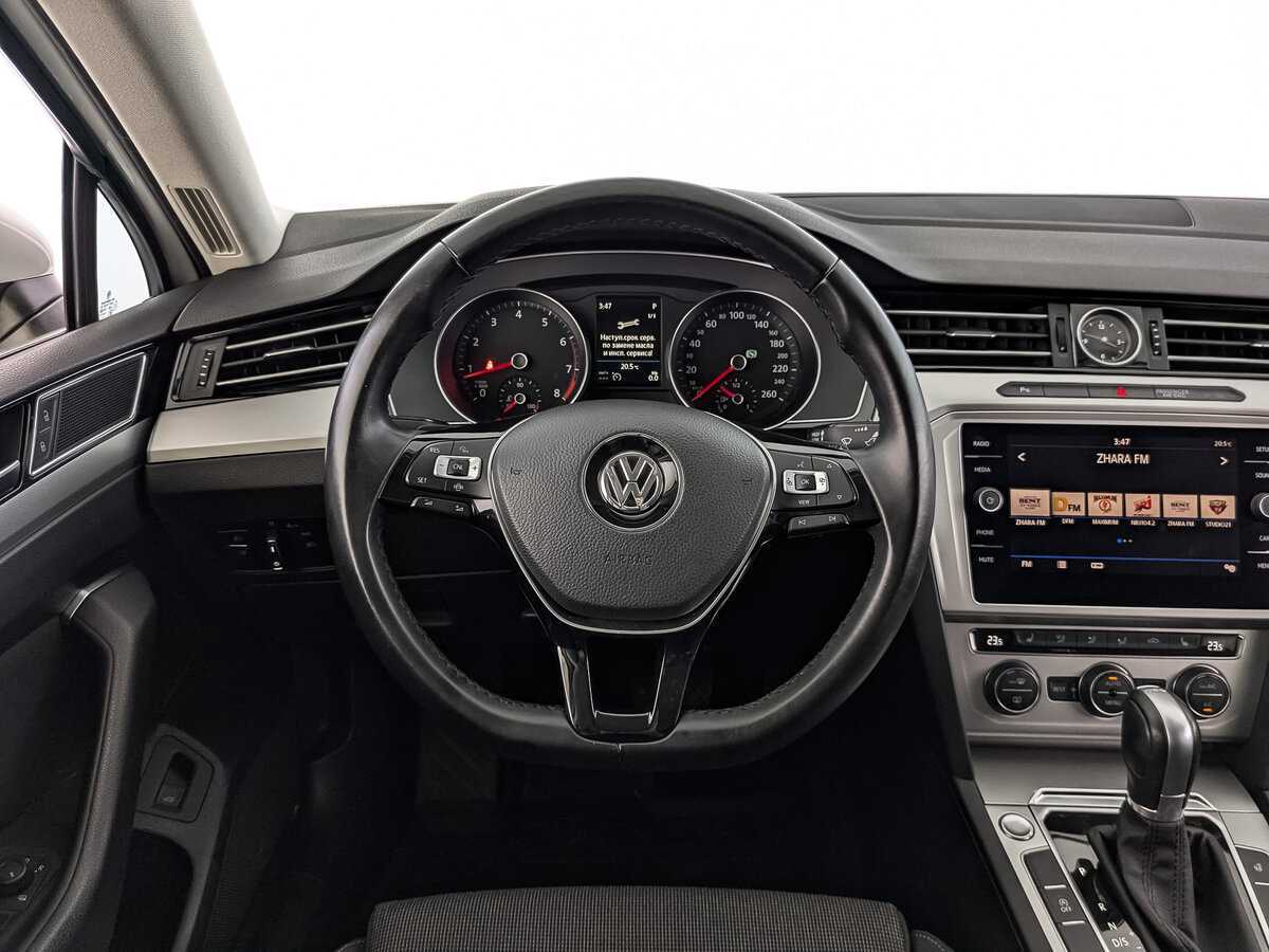Volkswagen Passat б/у, 2019, Роботизированная. Фото: #21