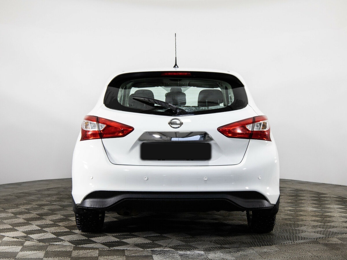 Nissan Tiida б/у, 2015, Вариатор. Фото: #4