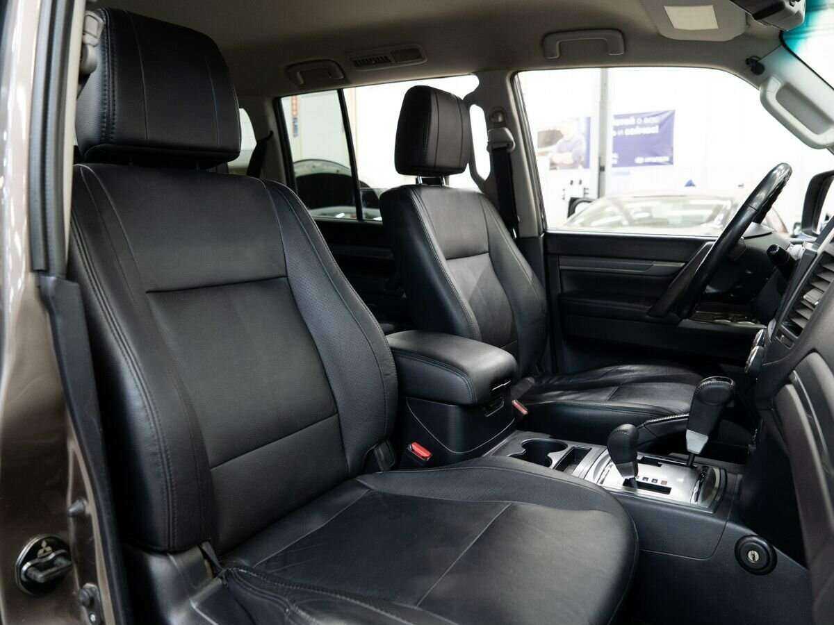 Mitsubishi Pajero б/у, 2012, Автоматическая. Фото: #9