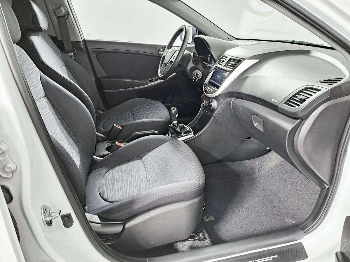 Hyundai Solaris б/у, 2016, Механическая. Фото: #6