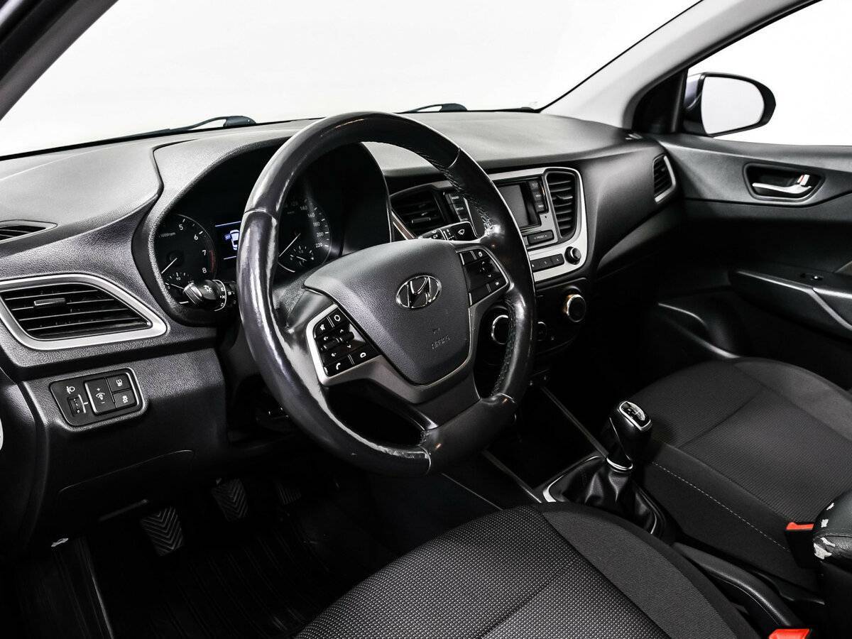 Hyundai Solaris б/у, 2018, Механическая. Фото: #12
